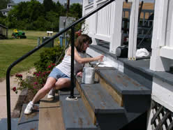 Donna painting steps.